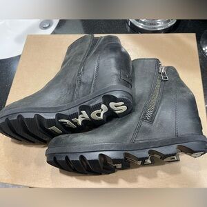 7.5 Sorel light rain waterproof Black Leather Wedge Ankle Boots